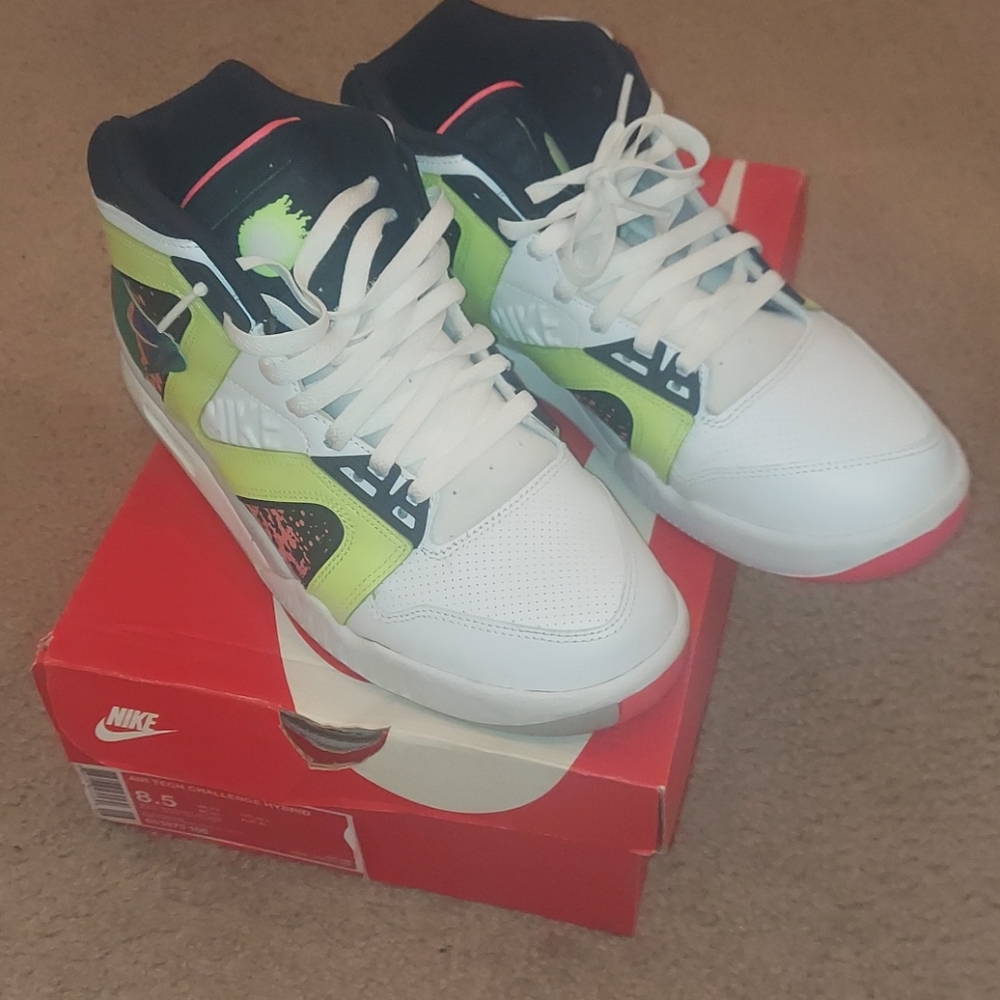 Nike Air Tech Challenge Hybrid